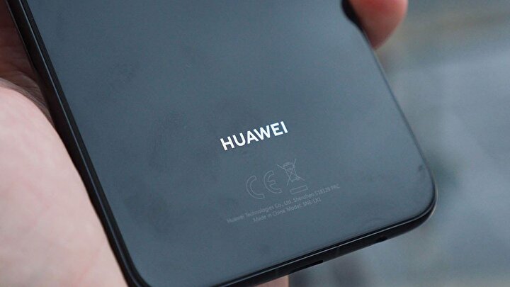 huawei den ekrani kirilanlara mujdeli