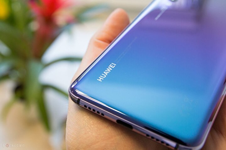 huawei den ekrani kirilanlara mujdeli