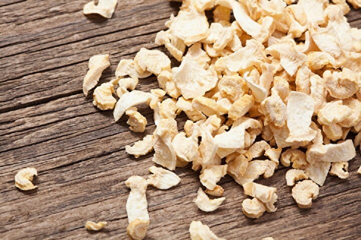 Kereviz kurusu: Vitamin, mineral ve aminoasit kaynağıdır. Kalp ve damar sağlığını korur.