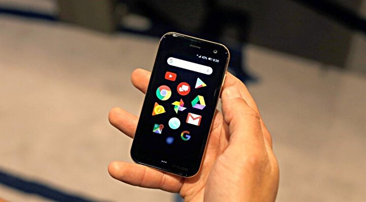 Dunyanin En Kucuk Akilli Telefonu Satisa Sunuldu Iste Ozellikleri Ve Fiyati