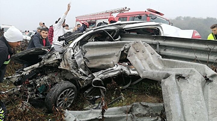 نجات ناباورانه یک زوج در حادثه عجیب رانندگی+تصاویر