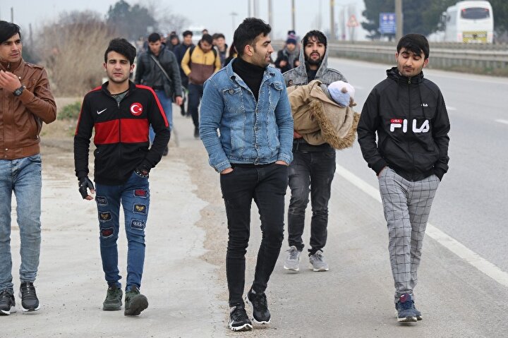 Türkiyenin ABye gitmek isteyen mültecileri durdurmama yönünde karar aldığı haberinlerinin ardından Edirnede göçmen hareketliliği yaşanmaya başladı. 