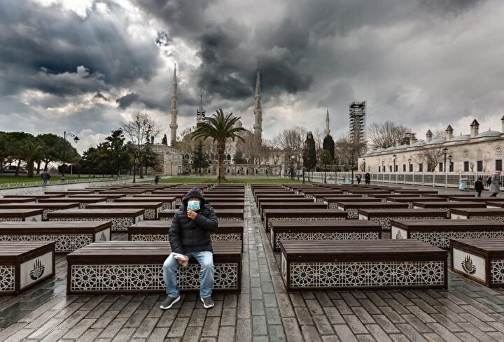  İstanbul Valisi Ali Yerlikaya, İstanbullulara 48 saat hiç çıkma çağrısında bulundu.