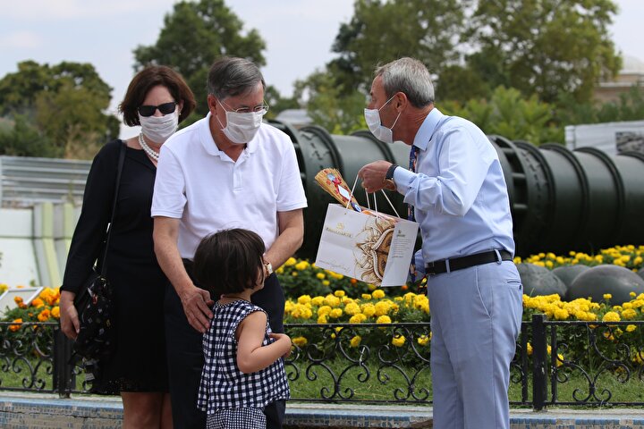 ABDnin Ankara Büyükelçisi Satterfield ve ailesi Edirnenin tarihi alanlarını gezdi