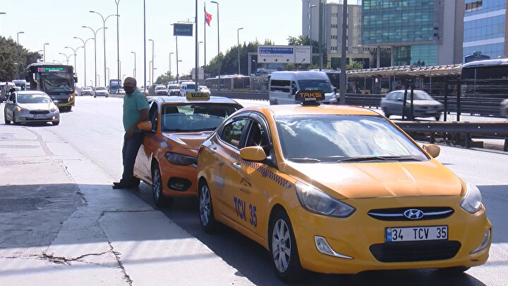 Korsan Taksicilerden Pes Dedirten Yontem Aylik 10 Bin Lira Ilaniyla Calisacak Sofor Ariyorlar
