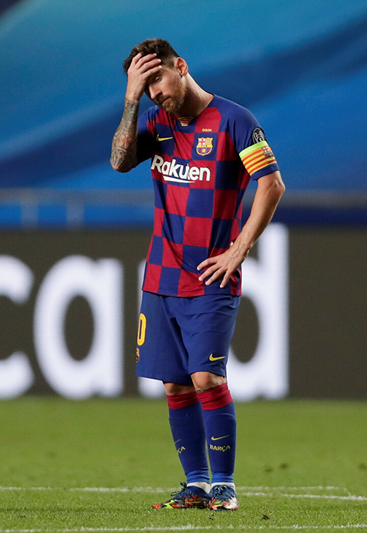 Diğer bir Katalan gazetesi Sport da, Tarihi aşağılama ifadesini manşetten vererek, Komik duruma düşen Barcelona, Avrupada tarihindeki en büyük mağlubiyeti aldı ve üzüntü verici bir şekilde 12 yıl aradan sonra ilk kez bir sezonu kupasız kapattı. ifadelerini kullandı.