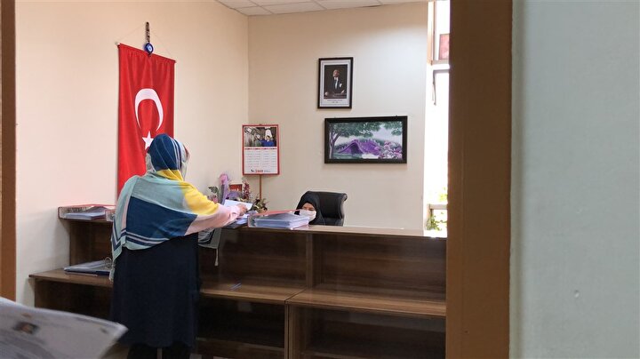 karsli aysen teyze 65 yasinda universiteyi kazanarak herkese ornek oldu yeni safak