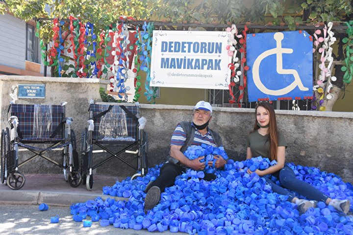 Dede Torun Mavi Kapak Topladi 373 Engelliye Tekerlekli Sandalye Sagladilar