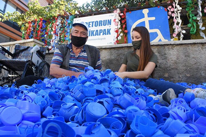 Dede Torun Mavi Kapak Topladi 373 Engelliye Tekerlekli Sandalye Sagladilar