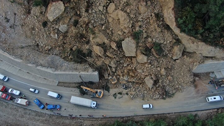 Bursa Haberleri Bursa Da Yol Calismasi Yapilan Alandaki Gocukte 1 Kisi Oldu