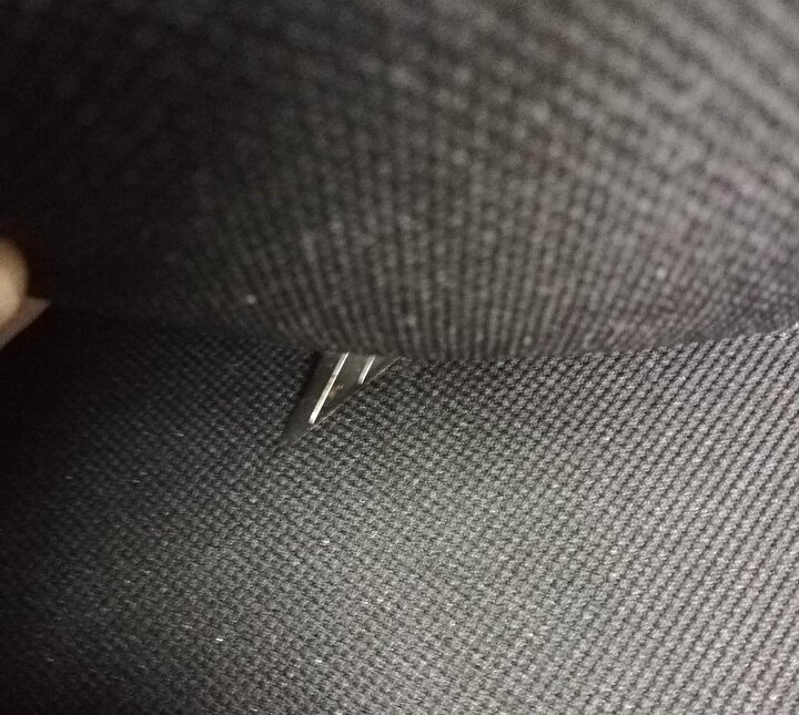 Sifir Otomobilin Koltugundan Cikan Falcata Parmagini Kesince Suc Duyurusunda Bulundu