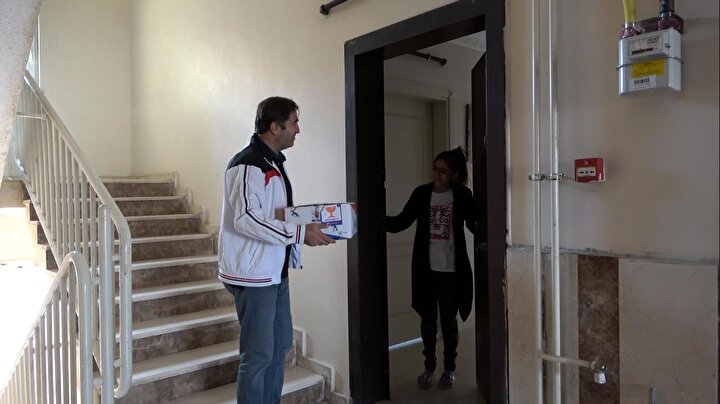 Vanli Kucuk Isranur A Bilgisayar Surprizi Azerbaycan Icin Biriktirdigi Parasini Bagislamisti
