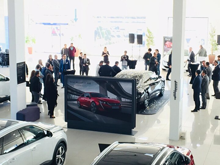Araç alacaklar dikkat Fiyat indiren de var, faizi sıfırlayan da Yeni
