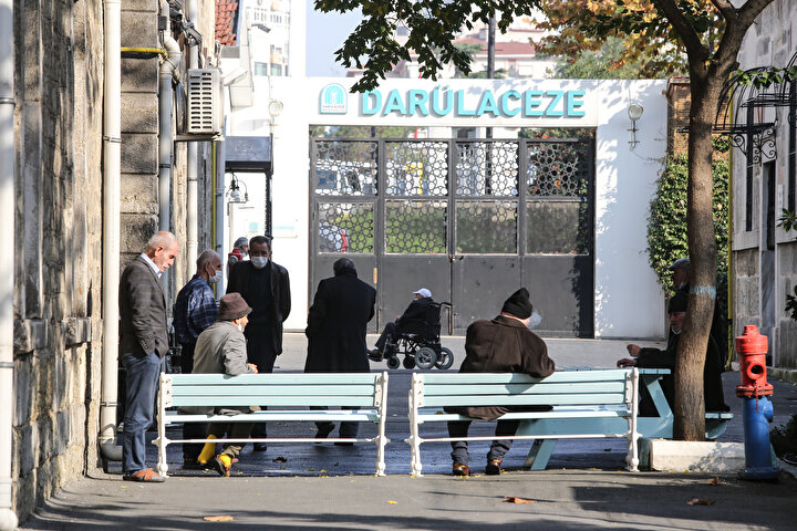 Darulaceze De Kapali 9 Ay