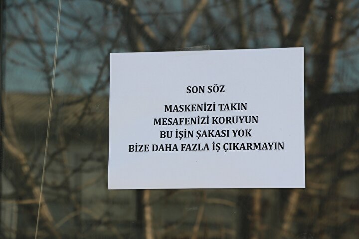  İşlerimiz ciddi oranda arttı. Korona öncesi haftada 1 ya da 2 mezar işi çıkıyordu. Şu anda haftada 7-8 mezar işi çıkmaya başladı. İş yoğunluğundan dolayı yeni elemanlar aldık. Elemana ihtiyaç duyduk. Ancak bu bizi rahatsız eden bir durum...