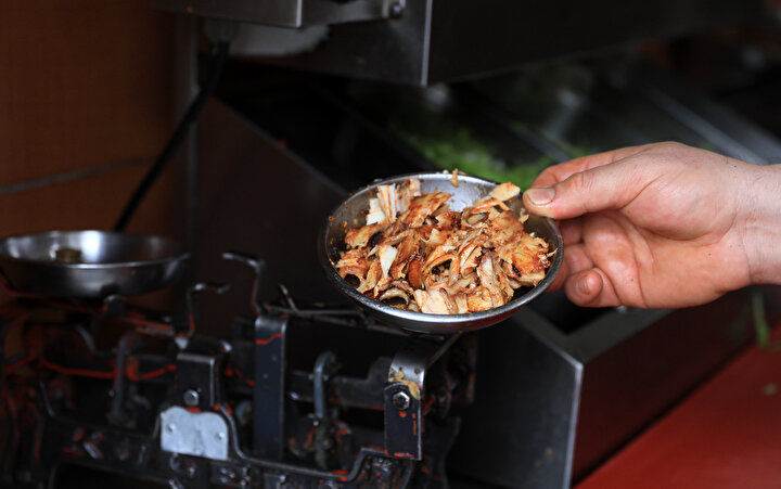 Et ve tavuk döner diye sattılar Bakın içine ne koymuşlar?