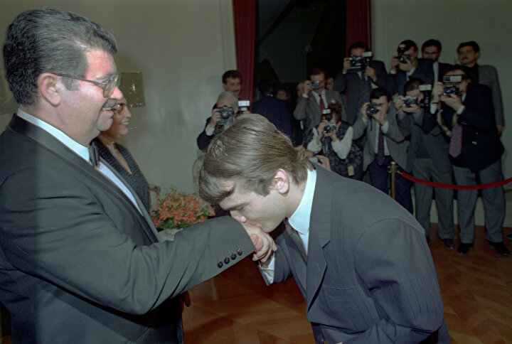turgut özal kaç yılında vefat etti