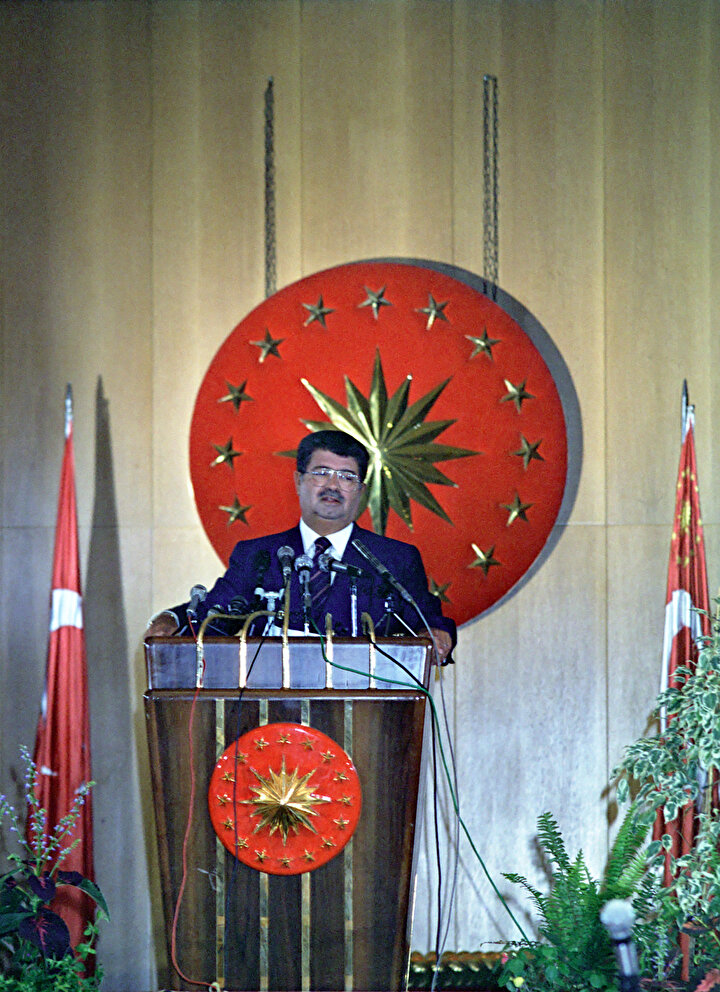 8. Cumhurbaşkanı Turgut Özal’ın hayatı Turgut Özal kimdir, ne zaman