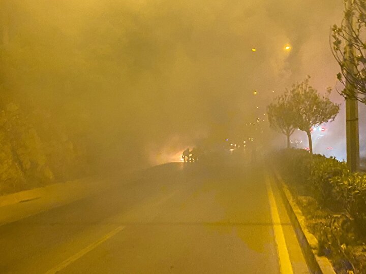 Eski milletvekili alev topuna dönen araçtan canını zor kurtardı 3 9befbde72