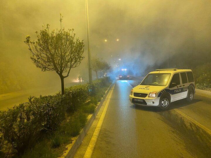 Eski milletvekili alev topuna dönen araçtan canını zor kurtardı 2 a93baaa61