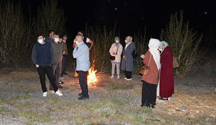 Faciaya ramak kala: Geri manevra yapmak isteyen yolcu otobüsü şarampolde asılı kaldı 4 2c2d098c034749cd99fac9935e5f1d46