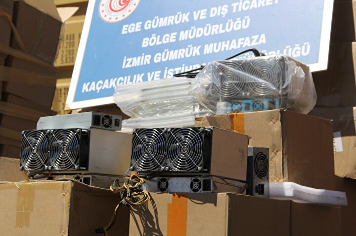 İzmir'de ele geçirildi: Bitcoin üretmeye yarayan 501 kaçak cihaz 16 4bccc9e2a316074 02