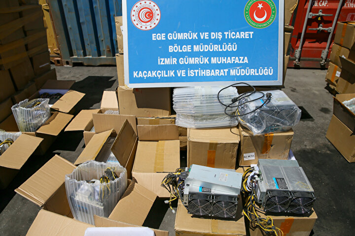 İzmir'de ele geçirildi: Bitcoin üretmeye yarayan 501 kaçak cihaz 13 b23dee701317 tur picture 20210509 24484710 24484707
