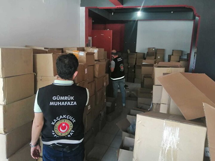 İzmir'de ele geçirildi: Bitcoin üretmeye yarayan 501 kaçak cihaz 15 bffe861b1317 tur picture 20210509 24484710 24484709