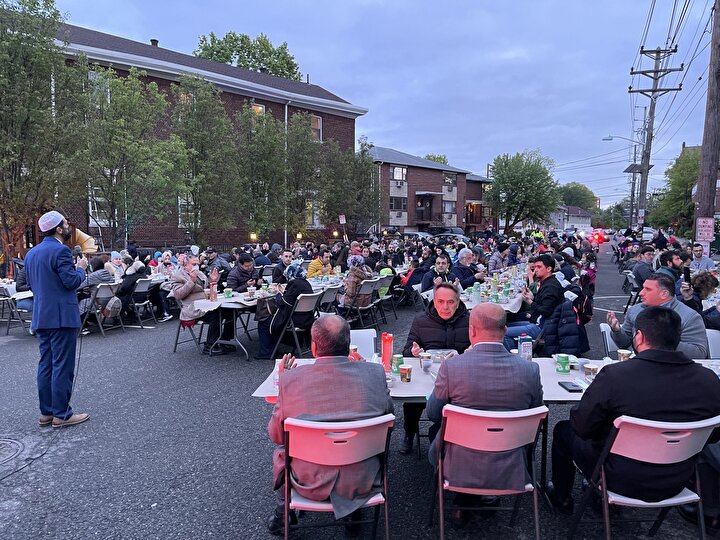 ABD'de yaşayan Türkler sokak iftarı düzenlendi 6 7e2e76de0533 tur picture 20210509 24482356 24482340