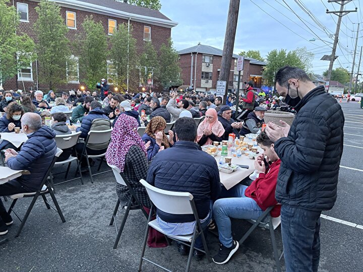 ABD'de yaşayan Türkler sokak iftarı düzenlendi 7 f144c9fc0533 tur picture 20210509 24482356 24482341