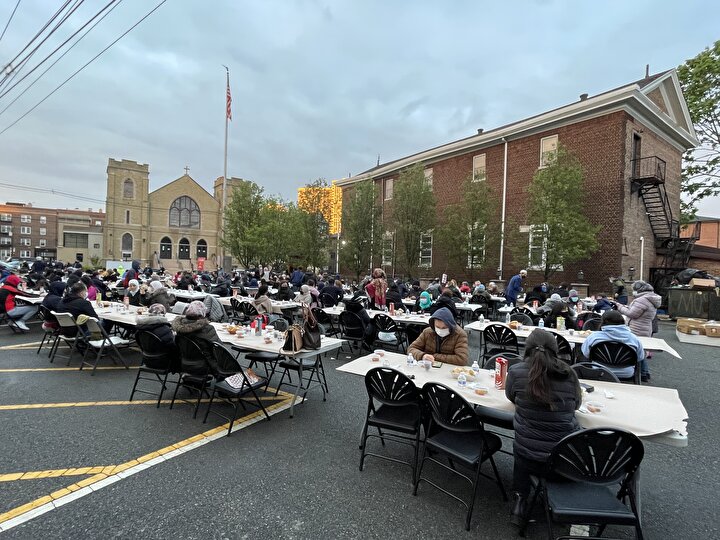 ABD'de yaşayan Türkler sokak iftarı düzenlendi 14 a222f1590533 tur picture 20210509 24482356 24482349