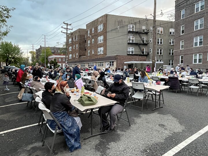 ABD'de yaşayan Türkler sokak iftarı düzenlendi 19 506c50910533 tur picture 20210509 24482356 24482354