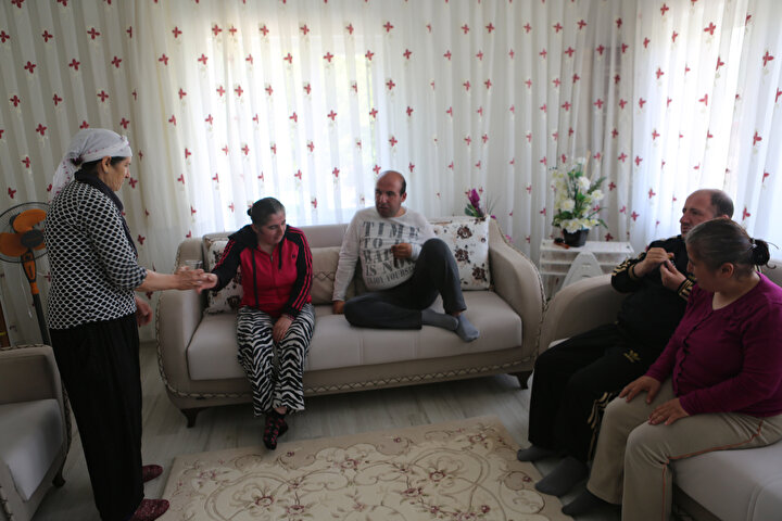 Fedakar anne; 45 yıldır 4 engelli çocuğuna bakıyor 6 ef432dc33fb53ce7769b78e42da42ae36ba9f559