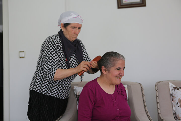 Fedakar anne; 45 yıldır 4 engelli çocuğuna bakıyor 16 41b35687a09d2e4c6bd148ae1951a9cca2329387