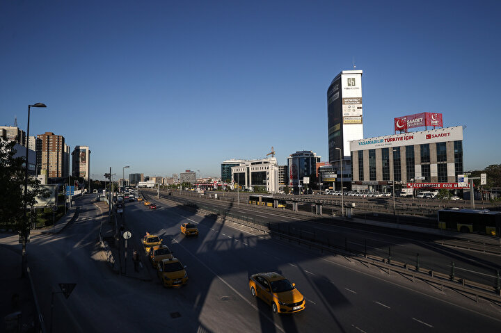 İstanbul trafiğinde tam kapanma etkisi: Yollar boş kaldı 7 58f67e0e0822 tur picture 20210510 24491253 24491250