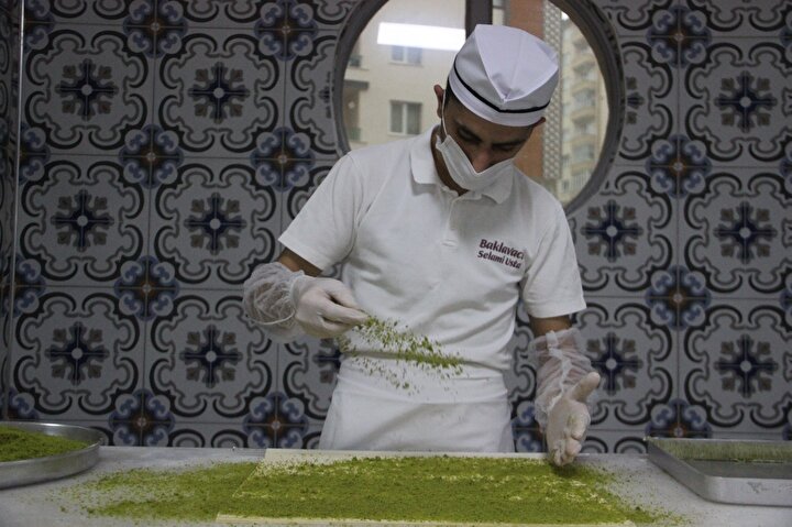 Tam kapanma ile geçecek olan Ramazan Bayramı için 3 bin 500 tepsi baklava siparişi aldılar 9 8686ec2a058b43cb9d19c7ada48c5a42