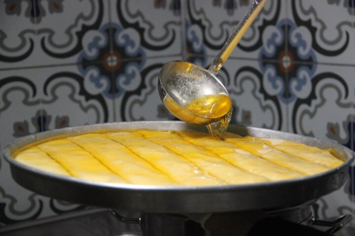 Tam kapanma ile geçecek olan Ramazan Bayramı için 3 bin 500 tepsi baklava siparişi aldılar 7 e5b24d87033b495780e8f6b73d5f0254