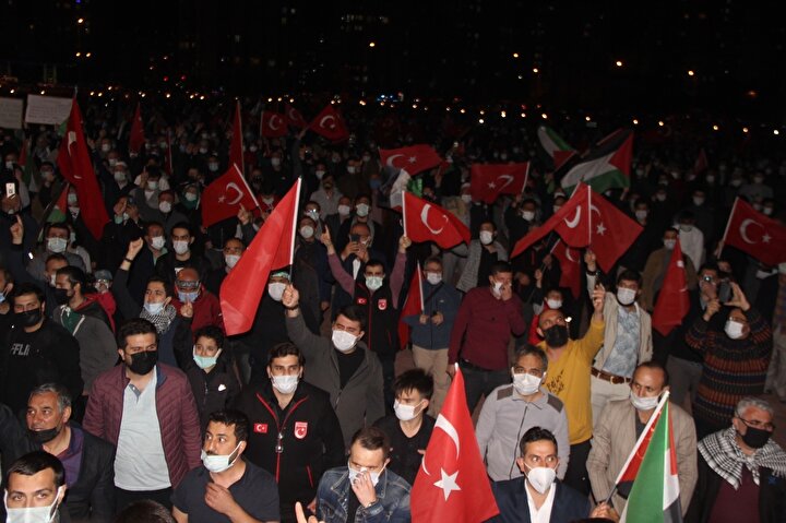 İsrail'e karşı Türkiye tek yürek oldu: Çok sayıda ilde binlerce kişi sokağa indi 3 db698aa3a317307 03