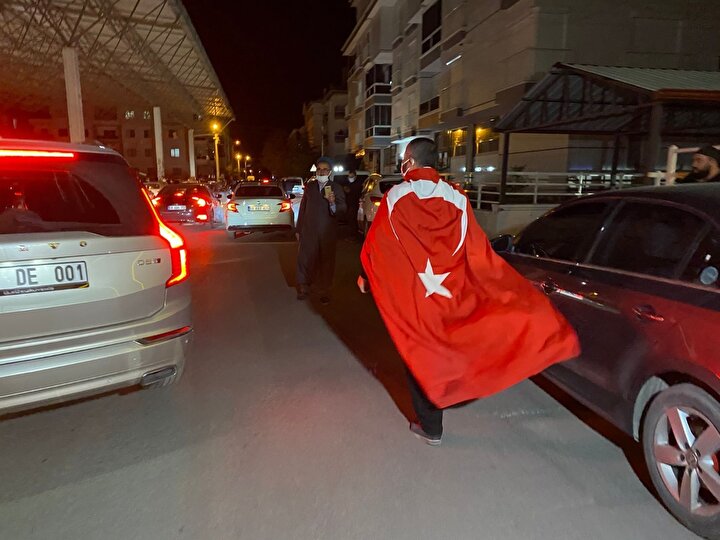İsrail'e karşı Türkiye tek yürek oldu: Çok sayıda ilde binlerce kişi sokağa indi 10 5a5de556a317316 04