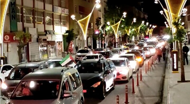 İsrail'e karşı Türkiye tek yürek oldu: Çok sayıda ilde binlerce kişi sokağa indi 19 868c0c8ca317318 05