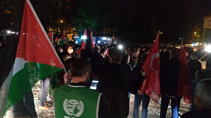 İsrail'e karşı Türkiye tek yürek oldu: Çok sayıda ilde binlerce kişi sokağa indi 23 2df32aa0a317367 02