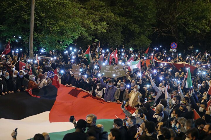 İsrail'e karşı Türkiye tek yürek oldu: Çok sayıda ilde binlerce kişi sokağa indi 29 cc6df8e8a4fcf3313202ba90fd9b6d36aab6547b