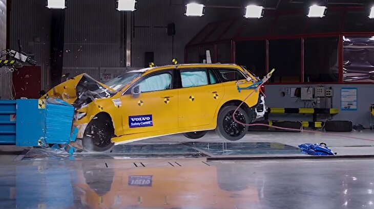 2019 model Volvo çarpışma testi: Yine bir şey olmadı!