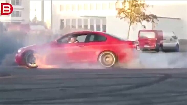 Drift yapmak isterken lüks otomobilin motorunu yaktı