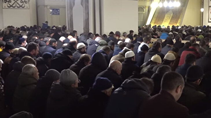 Yeni yılın ilk sabah namazında Ulu Camii doldu taştı