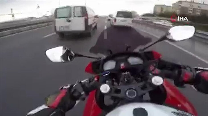 İstanbul trafiğini alt üst eden motosiklet sürücüsü