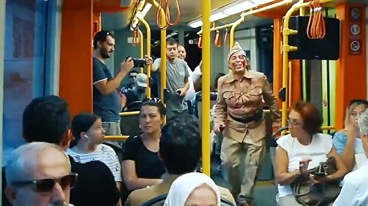 Metroda zafer ruhu: Vatandaşların gözleri doldu