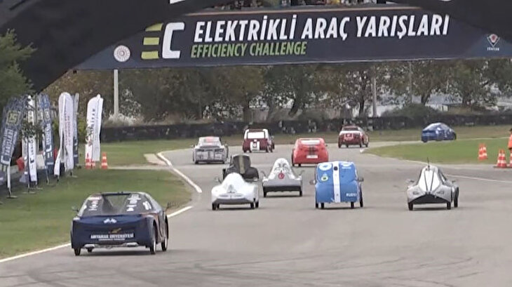 Kocaeli'de yerli elektrikli araç yarışması nefes kesti