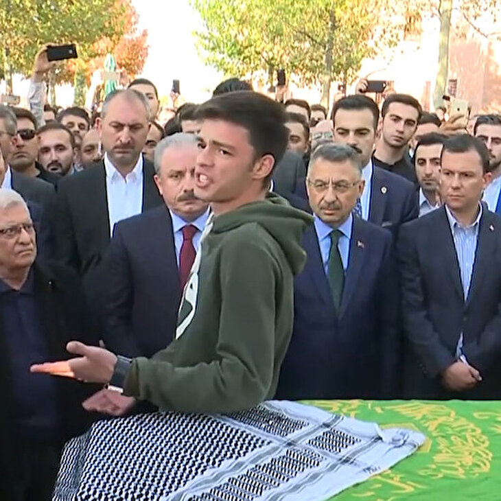 Nuri Pakdil'in gençleri