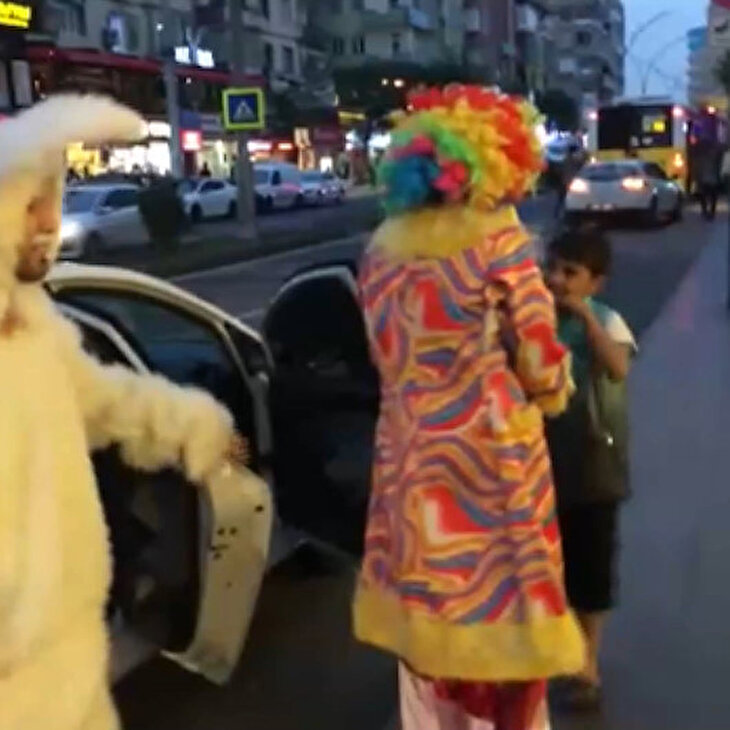 Cam silerken karşılaştıkları çocuğa unutulmaz anlar yaşattılar